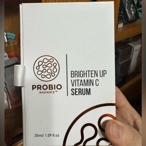 Brighten Up Vitamin C Serum - White